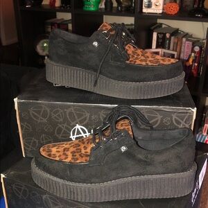 T.U.K Unisex Black and Leopard Print Oxfords